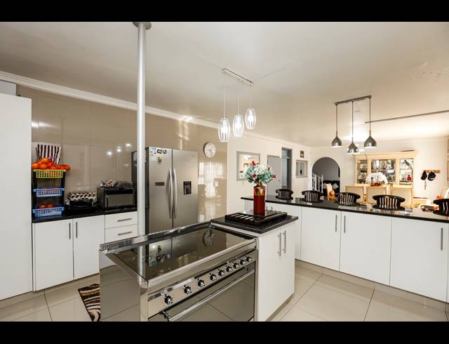 4 BEDROOM HOUSE FOR SALE IN AVOCA